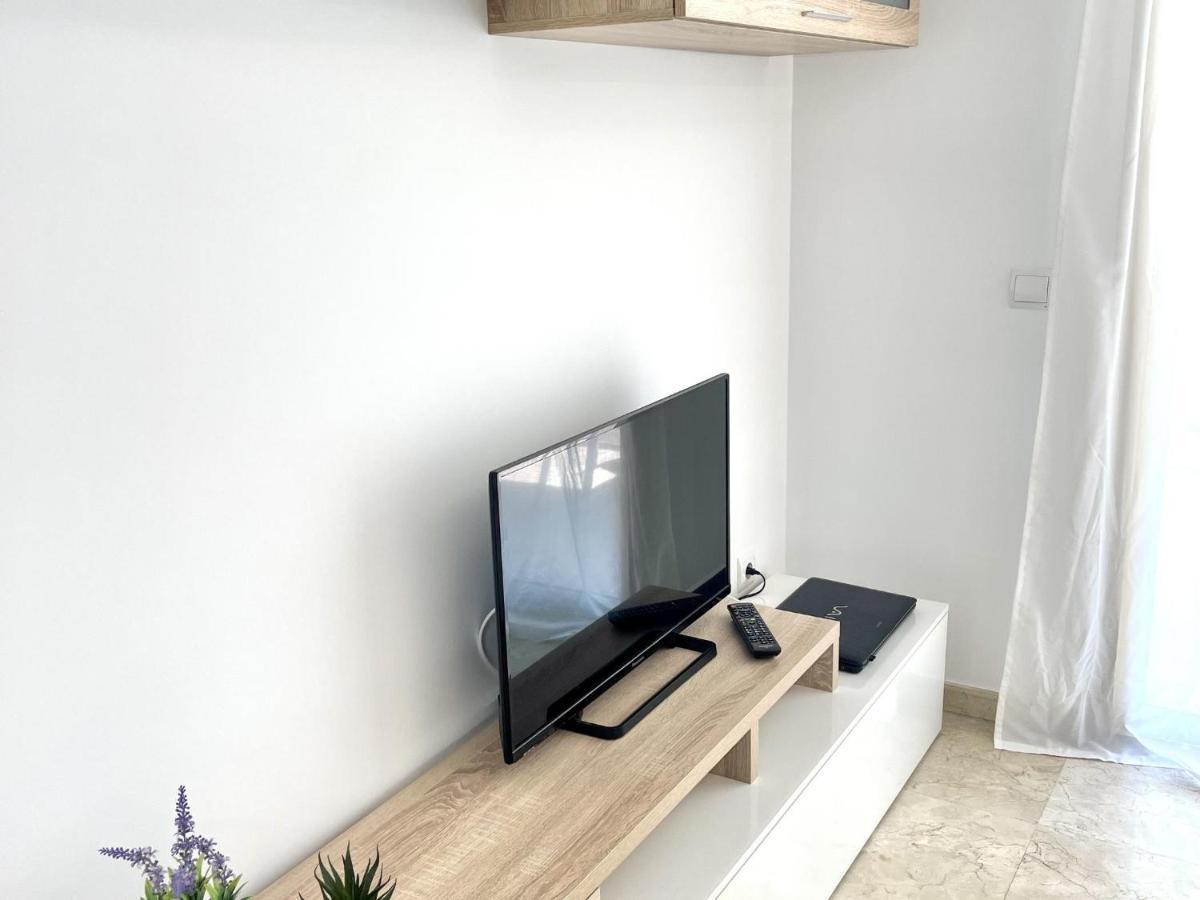 Apartbeach Michelangelo De Luxe Climatizado Y Junto Playa 08 سالو المظهر الخارجي الصورة